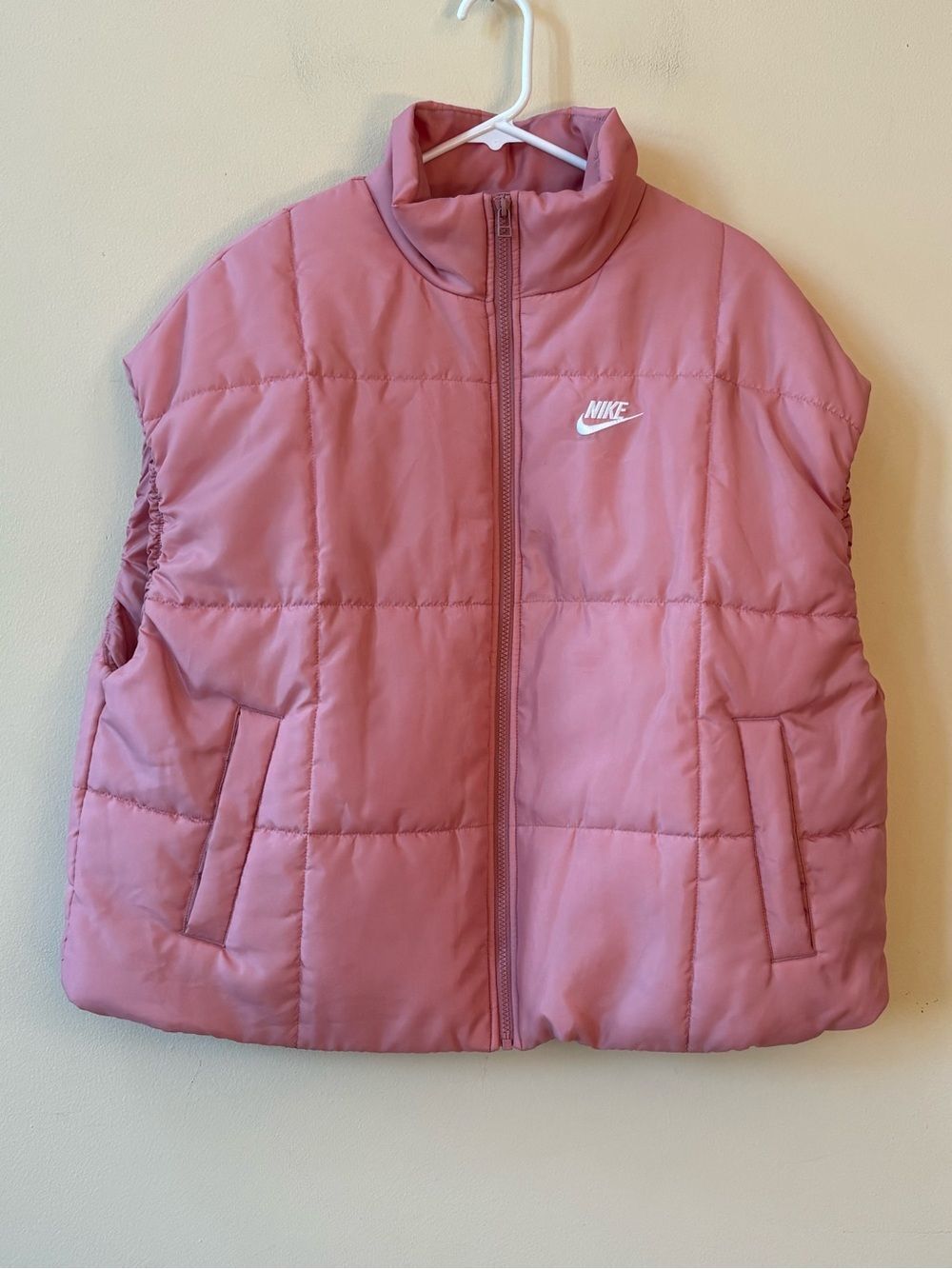 Nike Women's Sportswear Classic Puffer Therma-FIT Loose Vest